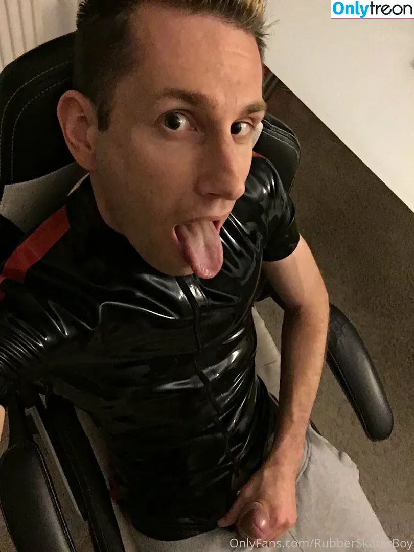 rubberskaterboy nude photo #0013 (rubberskaterboy)