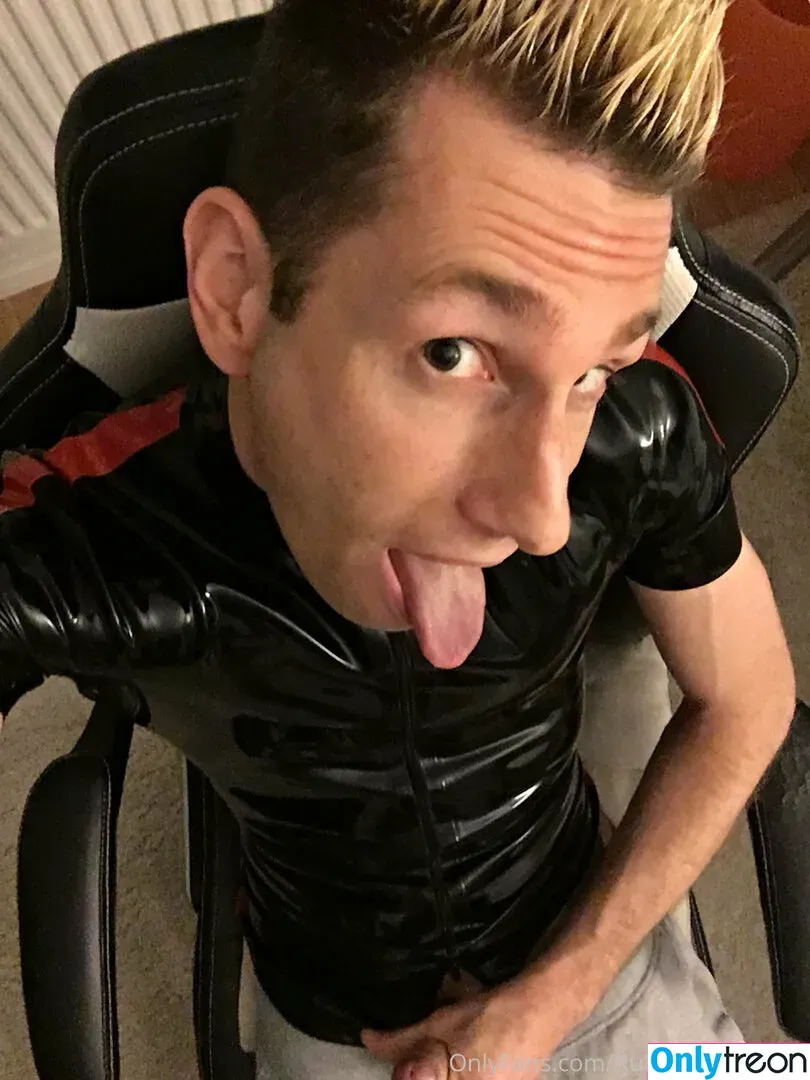 rubberskaterboy nude photo #0015 (rubberskaterboy)