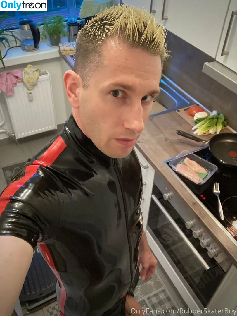 rubberskaterboy nude photo #0056 (rubberskaterboy)