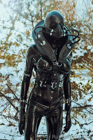 rubbobject_doll / fetishour_plus фото голая #0021