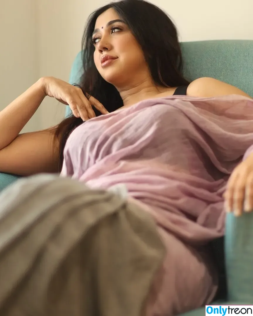 Ruchiraj nude photo #0039 (roweinawitch / ruchirajofficial)