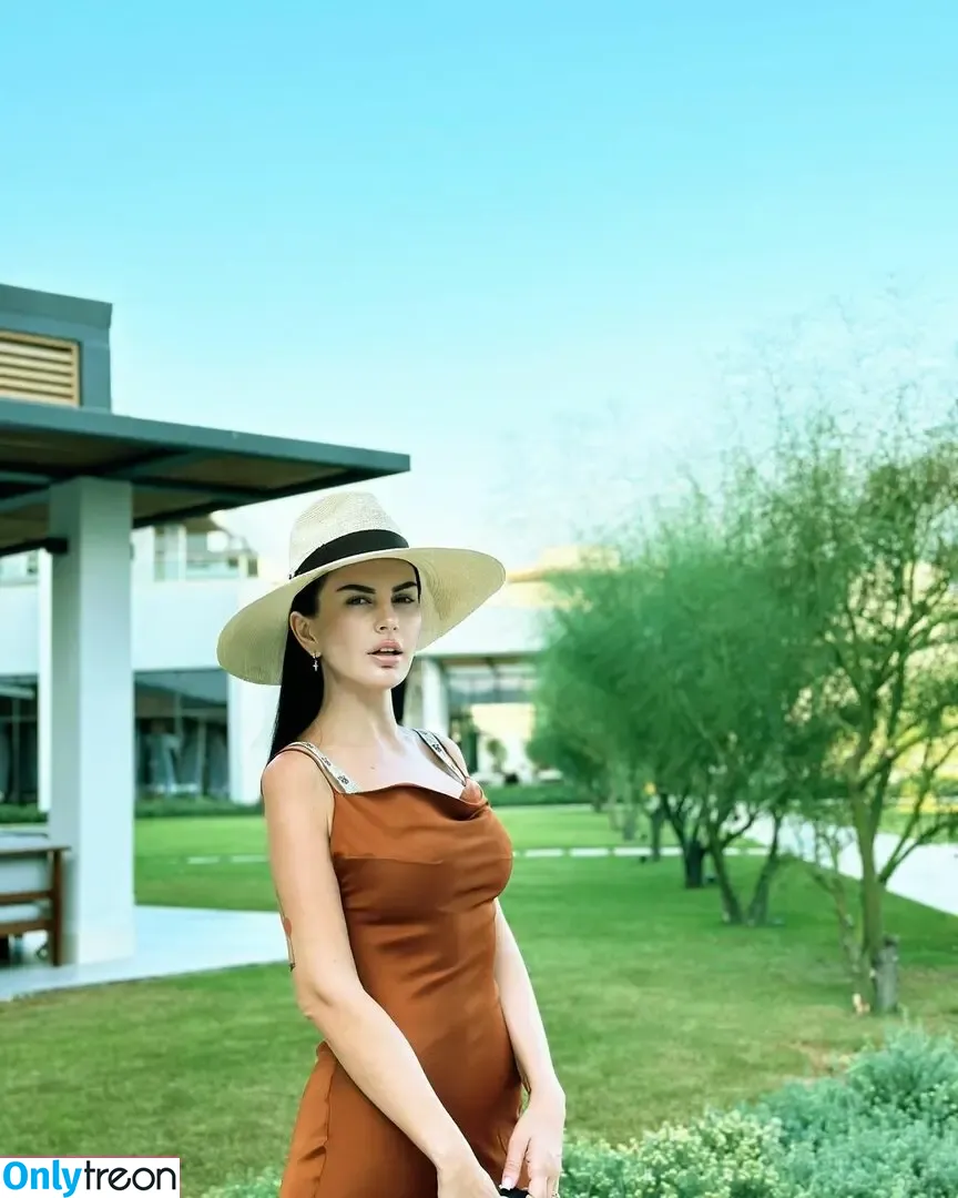 Rudina Dembacaj nude photo #0164 (rudinadembacaj)