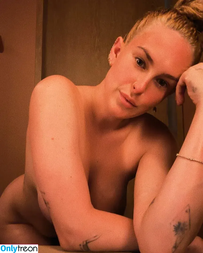 Rumer Willis nude photo #0203 (RumerWillis / therue)