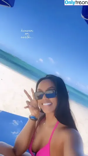 Ruth B. / itsruthb nude photo #0009