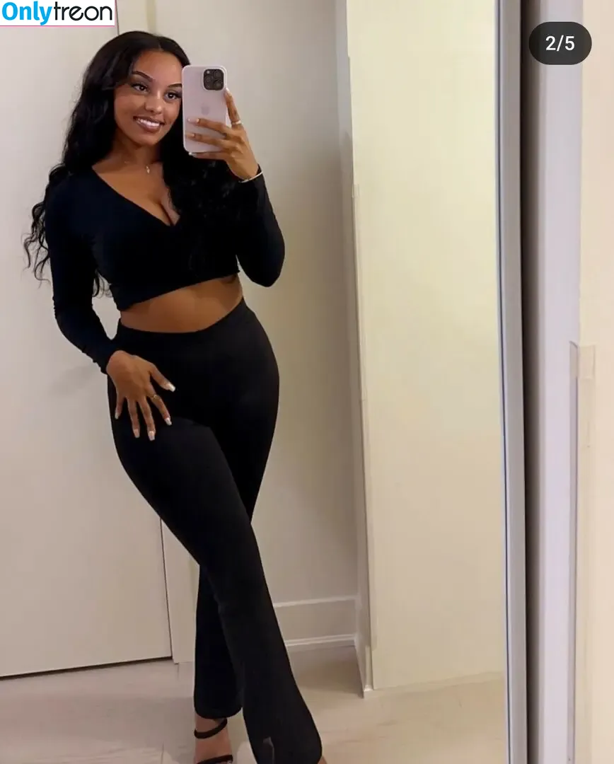 Ruth B. nude photo #0003 (itsruthb)