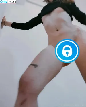 ruubi2 / ruuby2 nude photo #0003