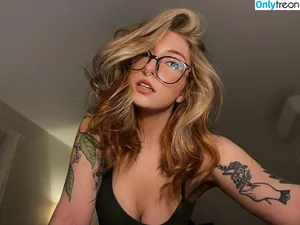 Rvne.fox / Hannah nude photo #0010