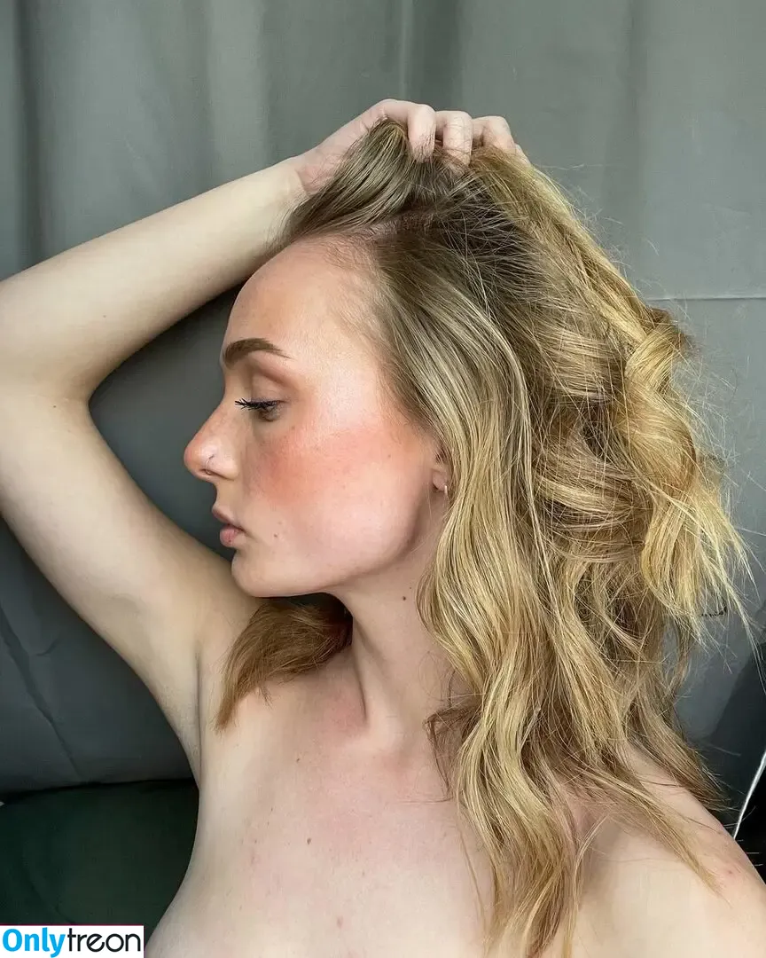 Rye.roast nude photo #0028 (ryeroast)