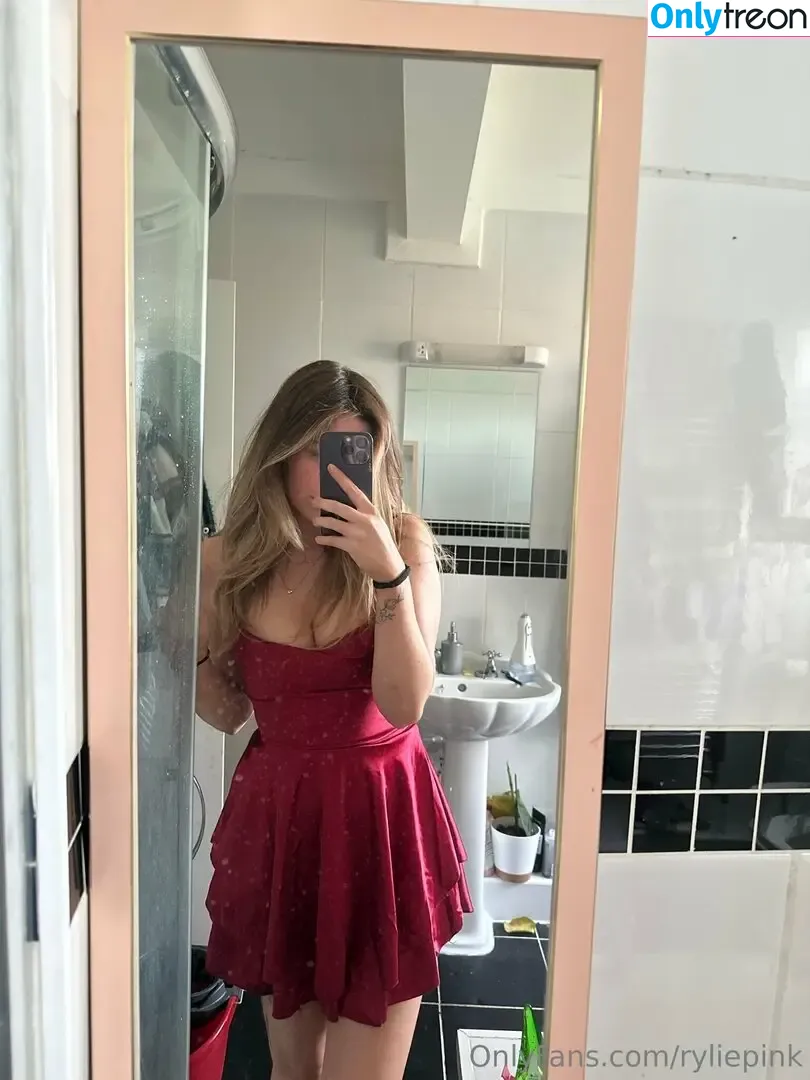 ryliepink nude photo #0051 (ryliepink)