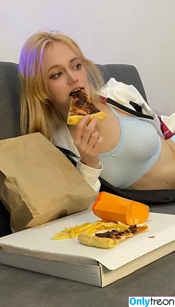 ryo.kizuchi nude photo #0003 (RyoKizuchi)