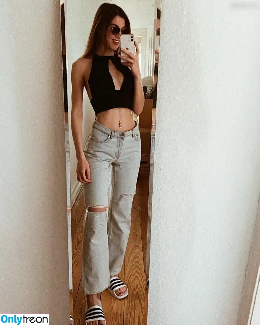 s_wtk nude photo #0098 (s_wtk)