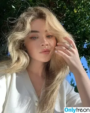 Sabrina Carpenter / sabrinacarpenter nude photo #5360