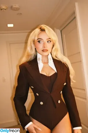 Sabrina Carpenter / sabrinacarpenter nude photo #5657
