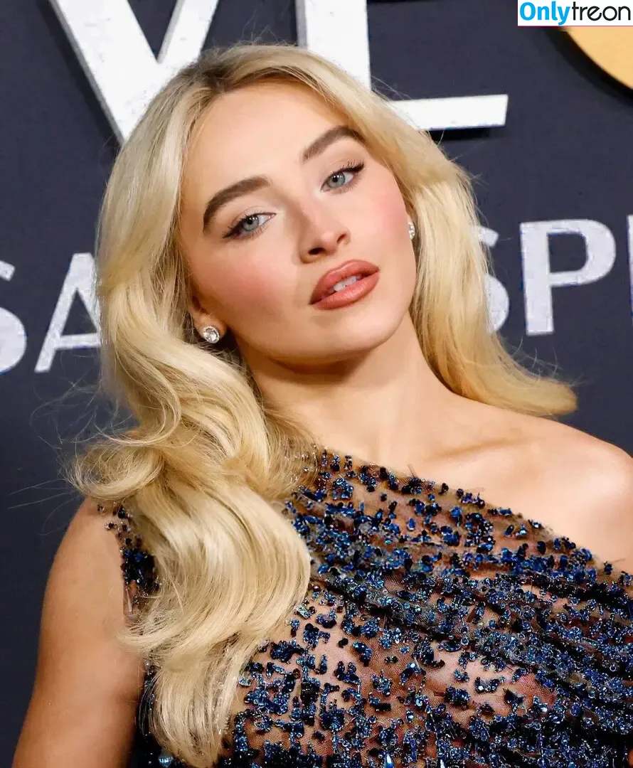 Sabrina Carpenter голая photo #5411 (sabrinacarpenter)