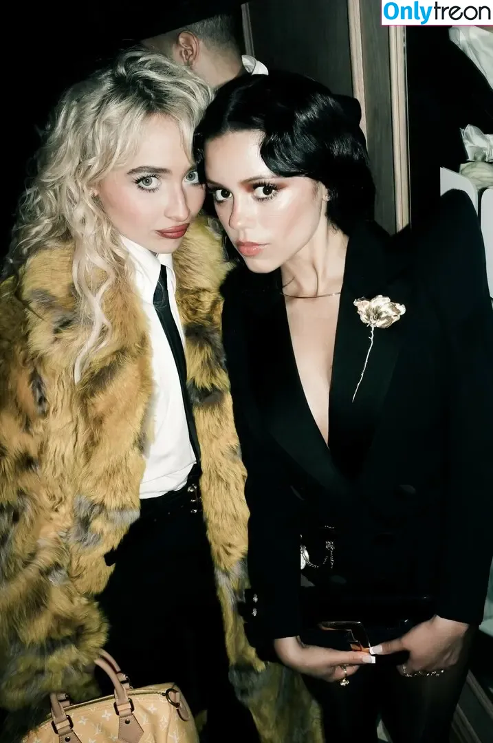 Sabrina Carpenter голая photo #5678 (sabrinacarpenter)