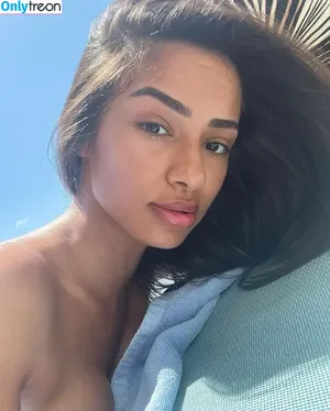 Sabrina Khouiel / Sabrinak______ nude
