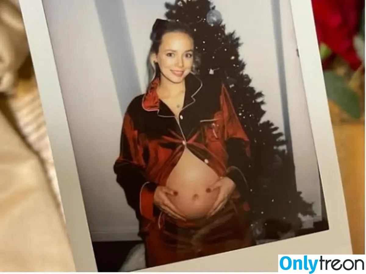 Sacha Parkinson голая photo #0065 (sachalparkinson)