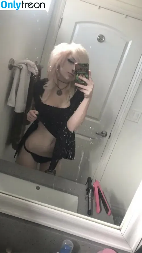 sacrilegiousx nude photo #0001 (completedisorder / completedisorderx)