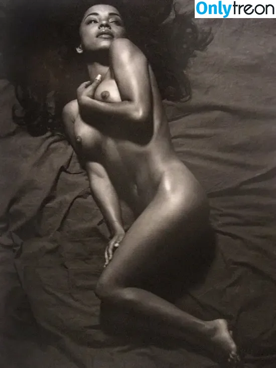 Sade nude photo #0002 (SadeOfficial)