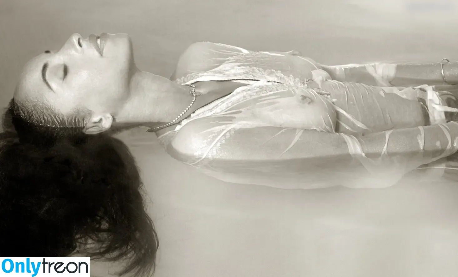 Sade nude photo #0005 (SadeOfficial)
