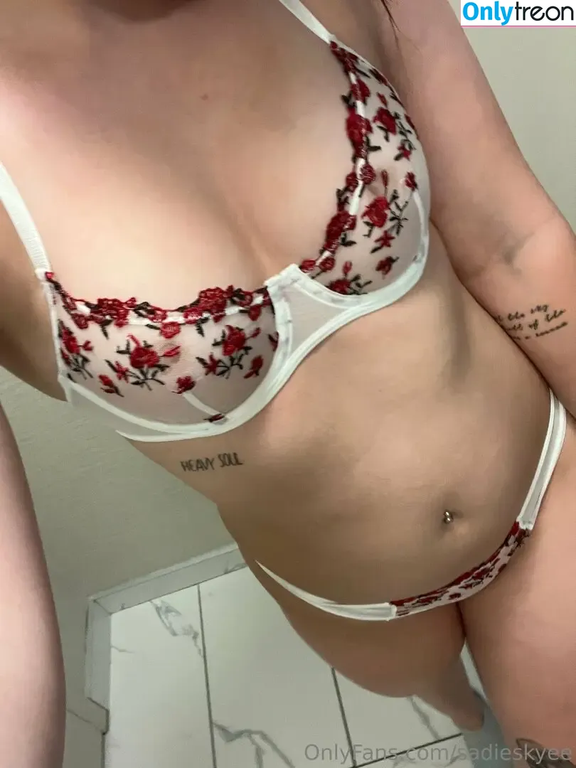 sadieskyee nude photo #0028 (sadieskye)