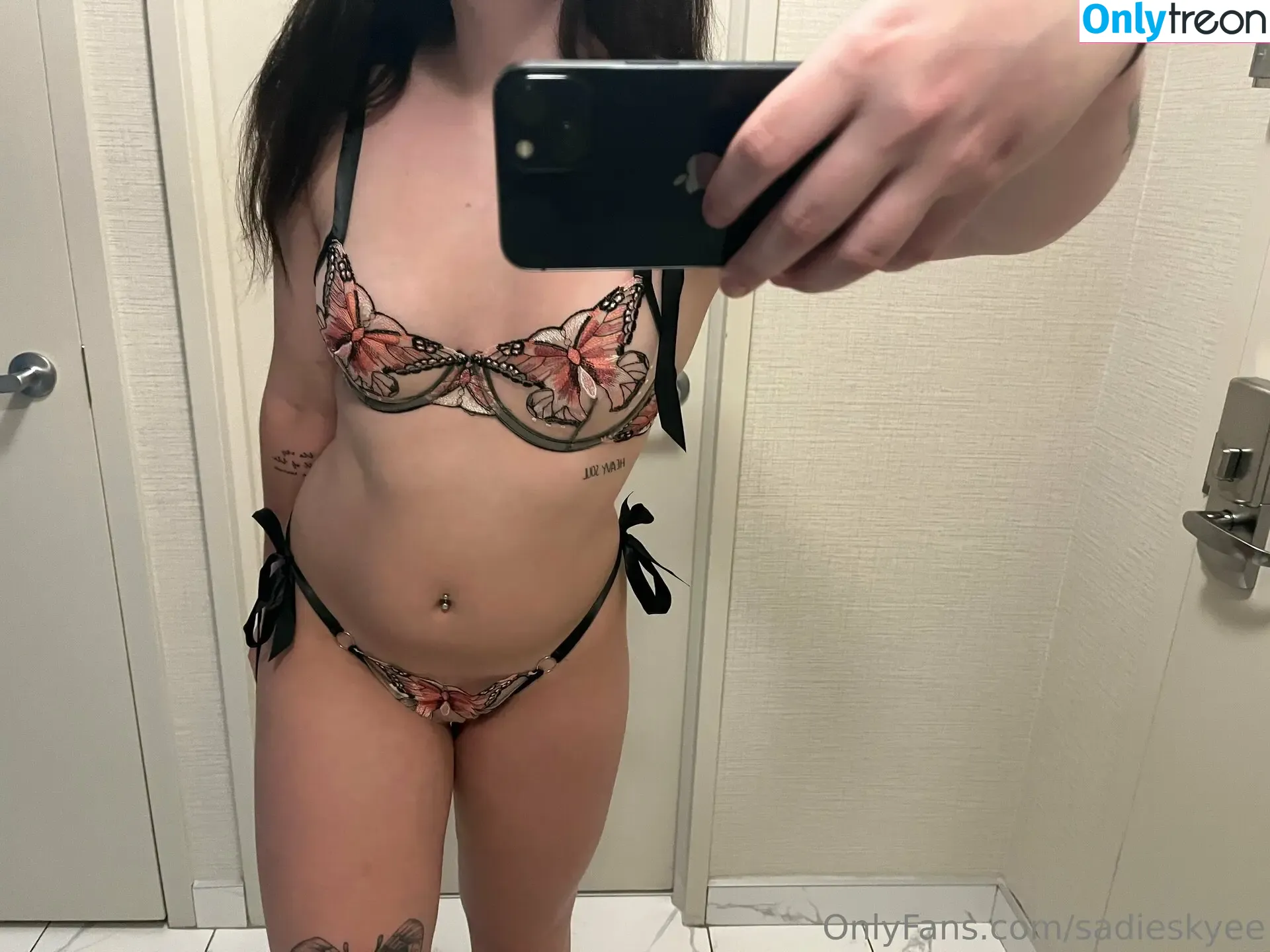 sadieskyee nude photo #0033 (sadieskye)