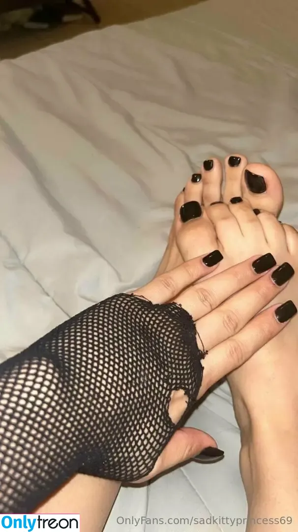 sadkittyprincess69 nude photo #0020 (sincerely__sammi)