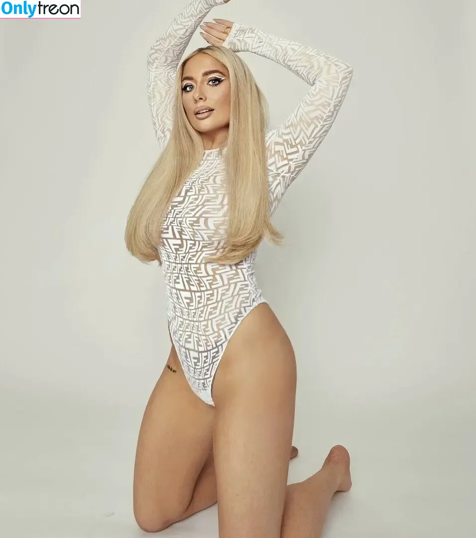 Saffron Barker голая photo #0012 (saffronbarker / thegoddesssaffron)