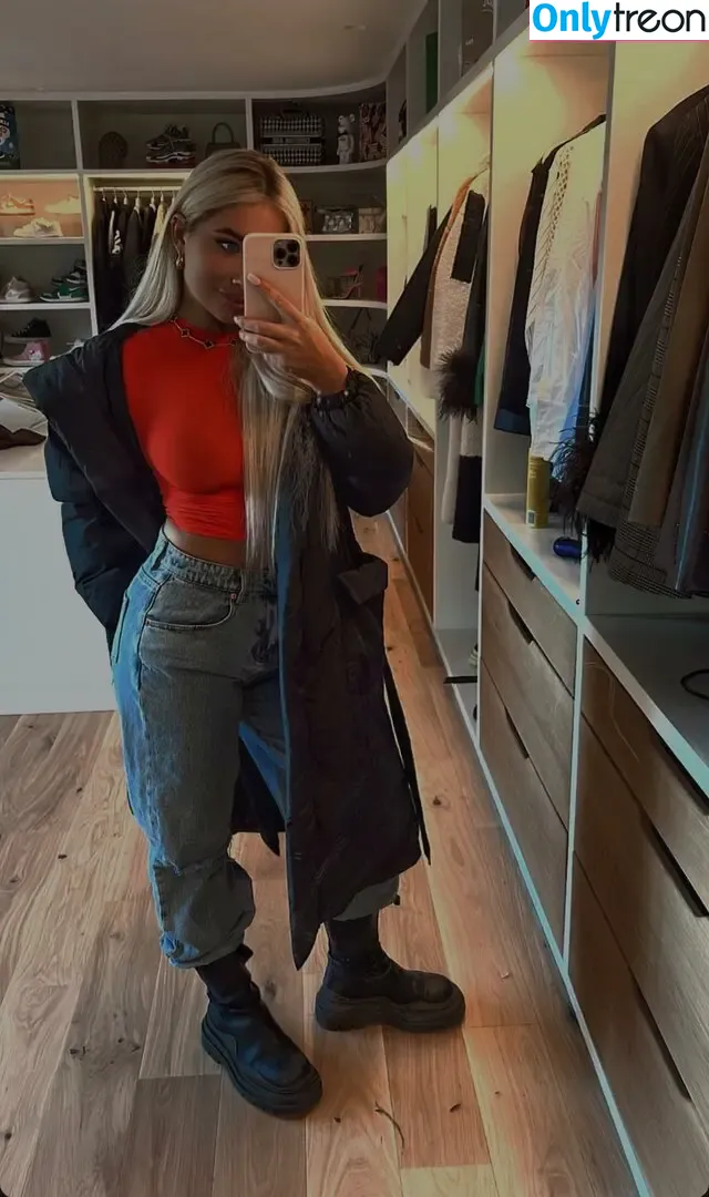 Saffron Barker голая photo #0017 (saffronbarker / thegoddesssaffron)