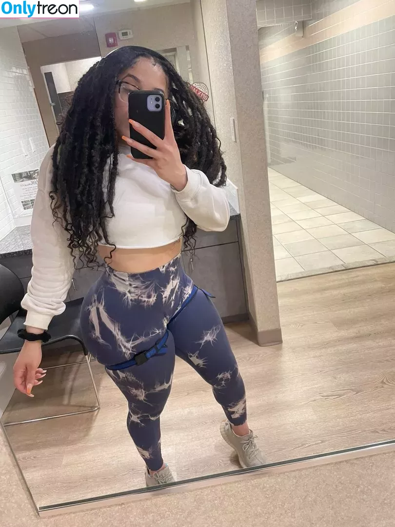 safiyaswrld nude photo #0012 (ThatsJustNique / safiyasworld)