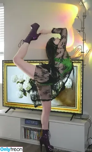  nude photo #0008