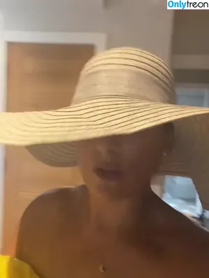 Saira Khan / iamsairakhan / sairasbum nude photo #0427