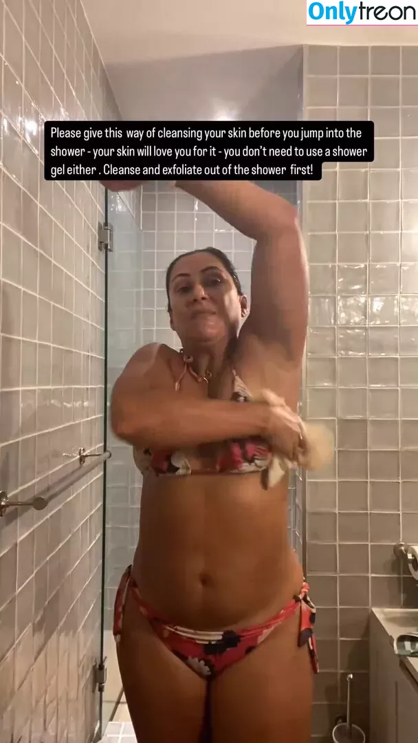 Saira Khan голая photo #0214 (iamsairakhan / sairasbum)
