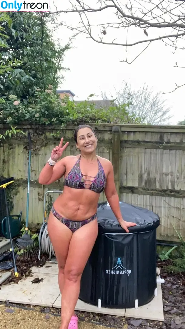 Saira Khan nude photo #0329 (iamsairakhan / sairasbum)