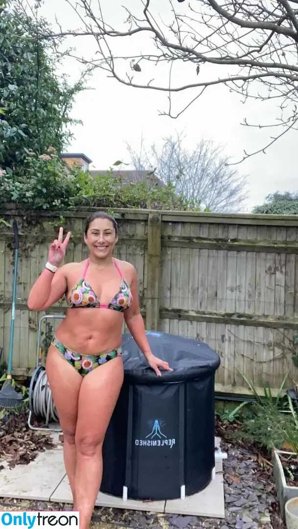 Saira Khan nude photo #0339 (iamsairakhan / sairasbum)