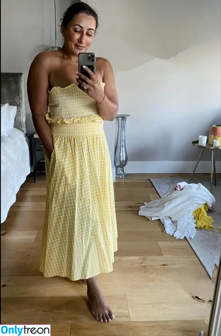 Saira Khan nude photo #0426 (iamsairakhan / sairasbum)