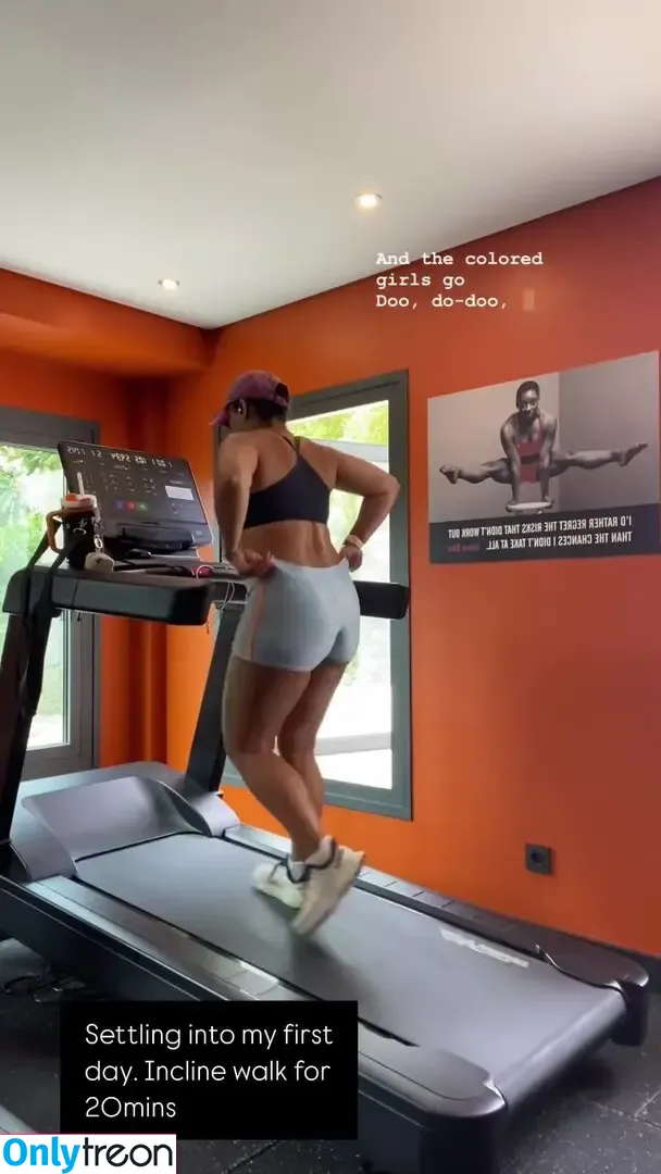 Saira Khan голая photo #0438 (iamsairakhan / sairasbum)