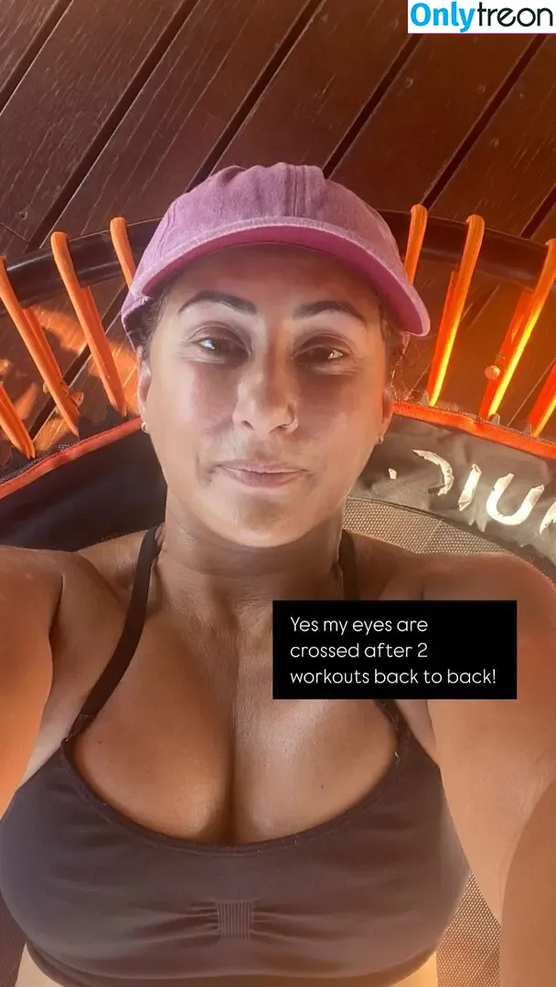 Saira Khan голая photo #0458 (iamsairakhan / sairasbum)