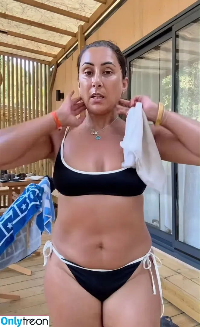 Saira Khan nude photo #0809 (iamsairakhan / sairasbum)