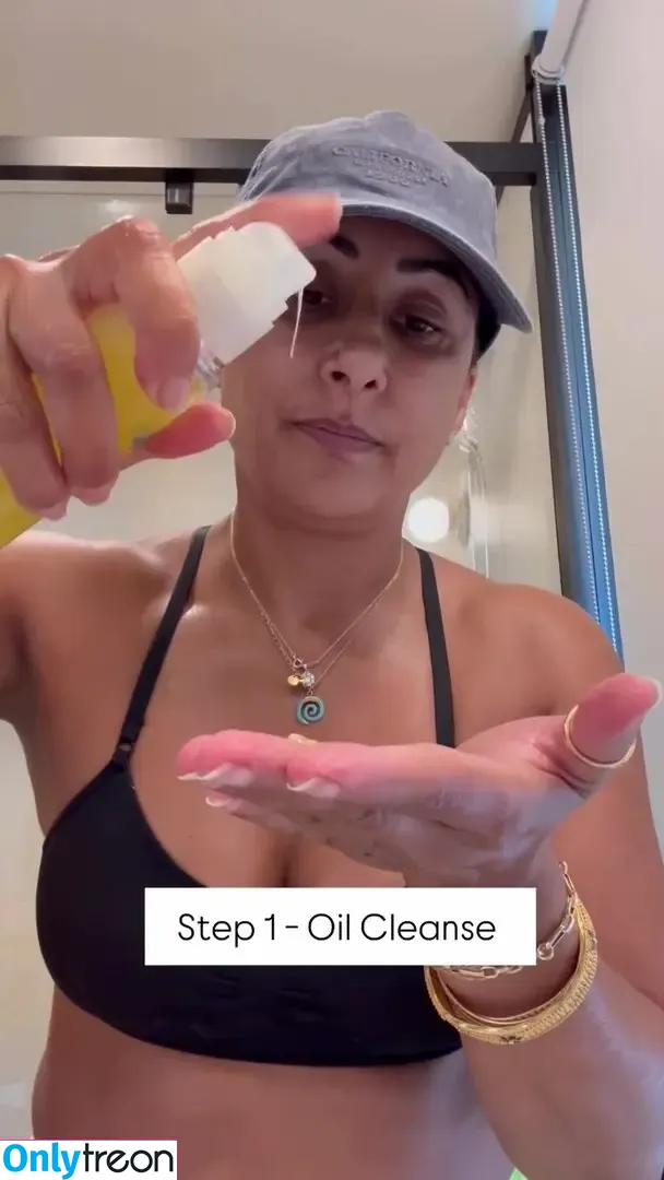 Saira Khan nude photo #0810 (iamsairakhan / sairasbum)