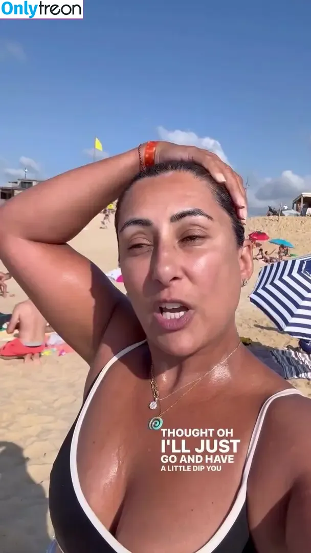 Saira Khan nude photo #0811 (iamsairakhan / sairasbum)