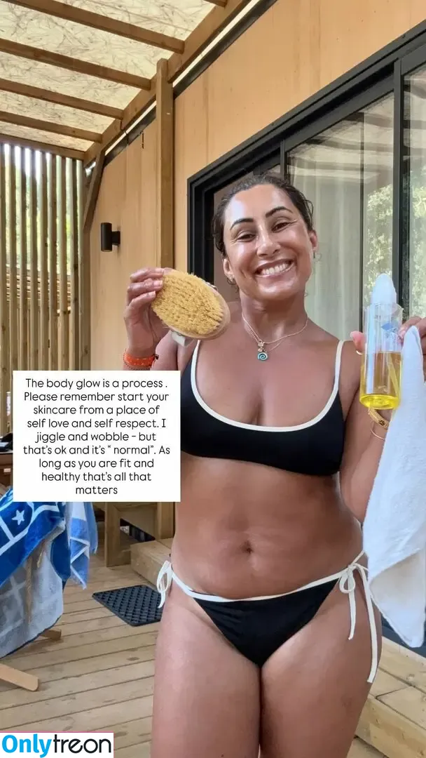 Saira Khan nude photo #0816 (iamsairakhan / sairasbum)