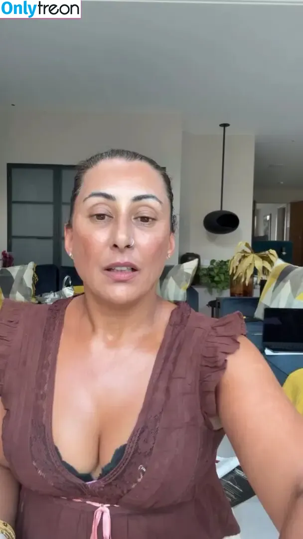 Saira Khan nude photo #0833 (iamsairakhan / sairasbum)