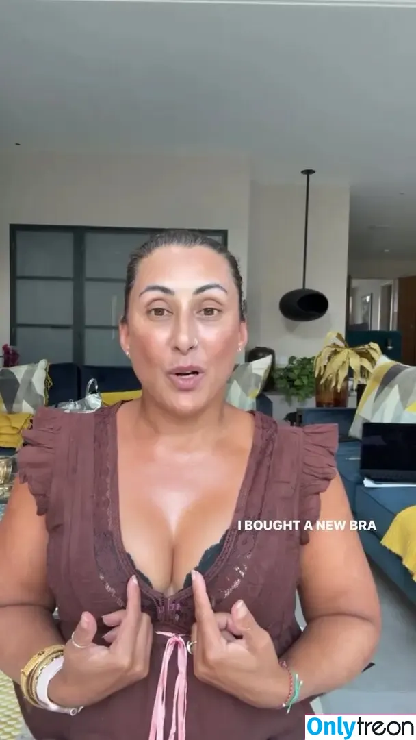 Saira Khan nude photo #0834 (iamsairakhan / sairasbum)