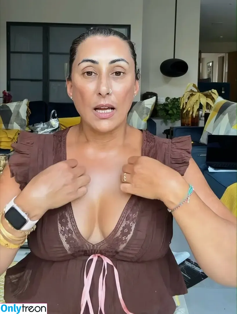 Saira Khan nude photo #0838 (iamsairakhan / sairasbum)