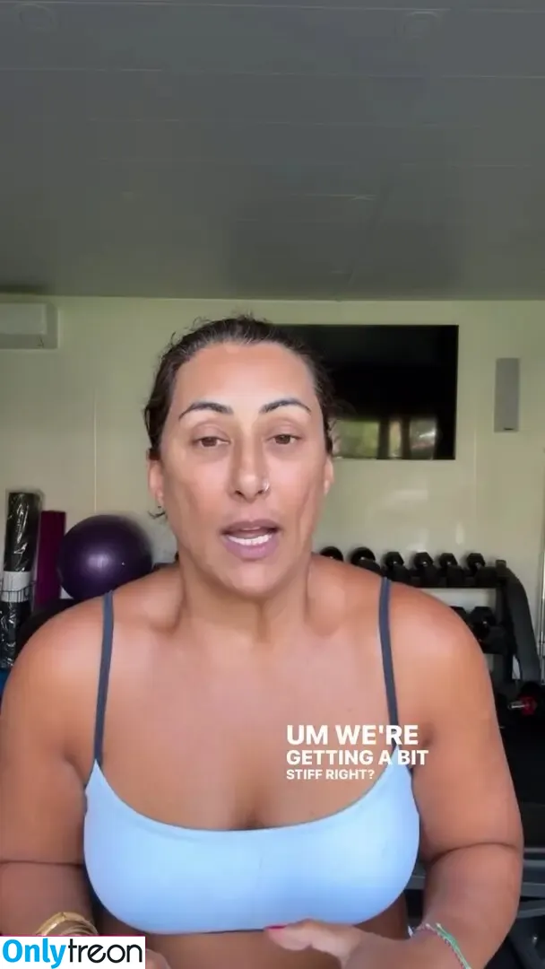 Saira Khan nude photo #0850 (iamsairakhan / sairasbum)
