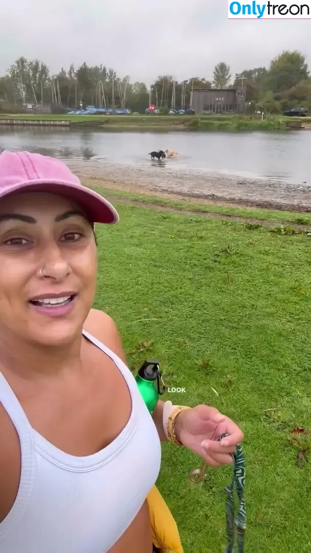 Saira Khan nude photo #0870 (iamsairakhan / sairasbum)