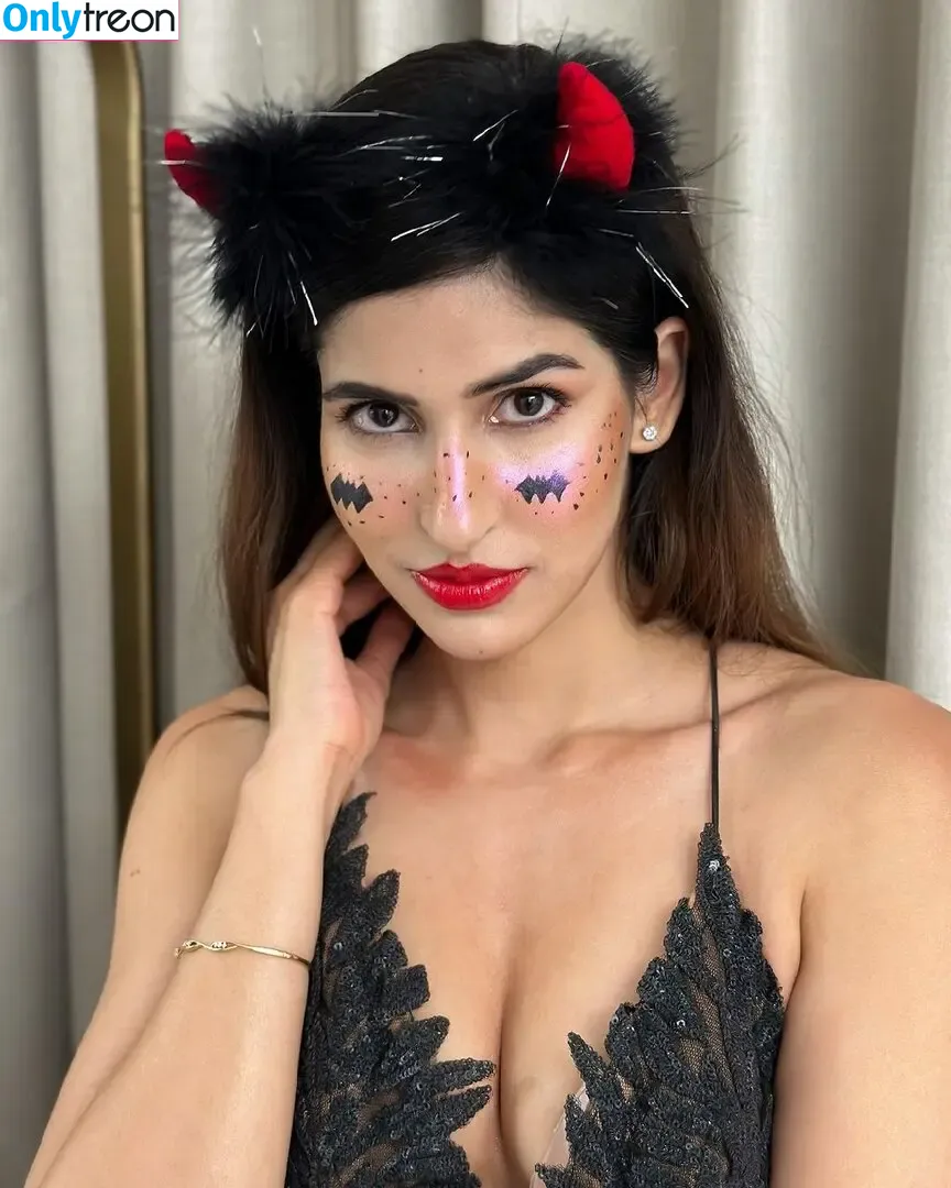 Sakshi Malik голая photo #0001 (sakshimalikk)