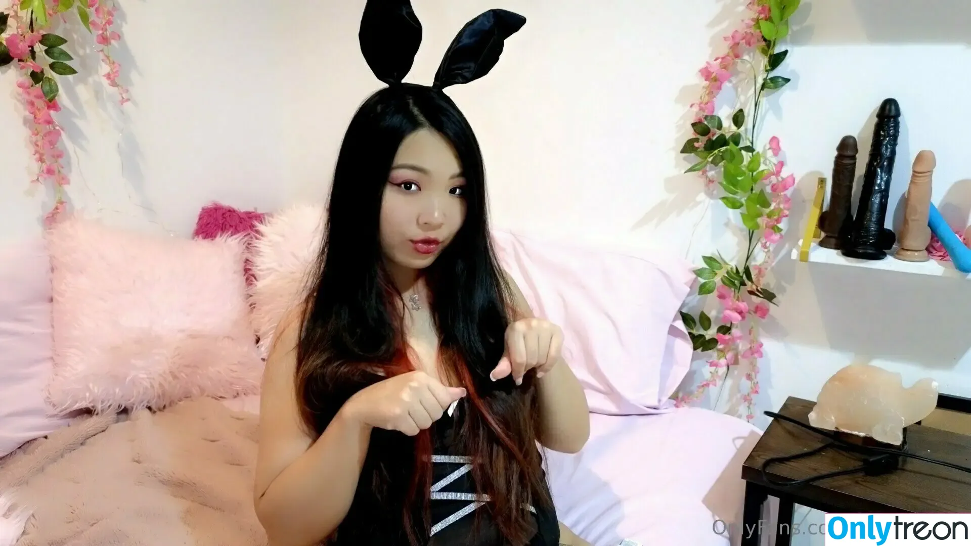 sakura-chuu nude photo #0021 (sakurachuu_)