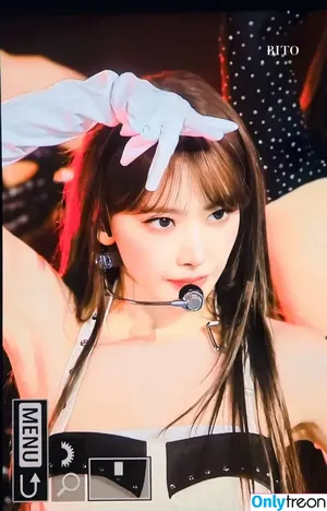Sakura Miyawaki 宮脇 咲良 / 39saku_chan / LESSERAFIM nude photo #0038